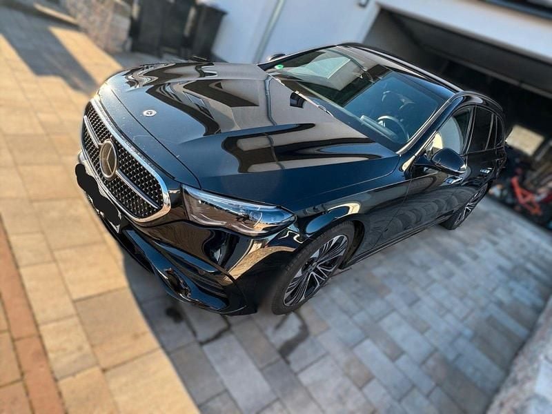 Gebraucht Mercedes E300 313 PS (230 kW) 2024 Schwarz Kombi
