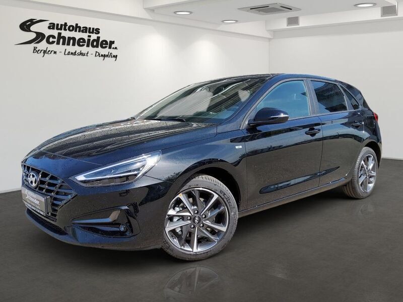 Schwarz Neu 2025 Hyundai i30 Advantage Limousine | 22.590 € (Fairer Preis) - Bild 1/4