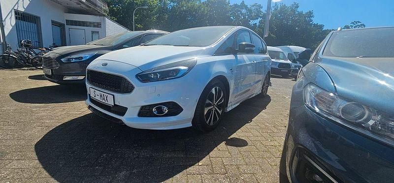 Weiß Gebraucht 2019 Ford S-MAX ST-Line Van / Kleinbus | 29.990 € (Teuer) - Bild 1/4