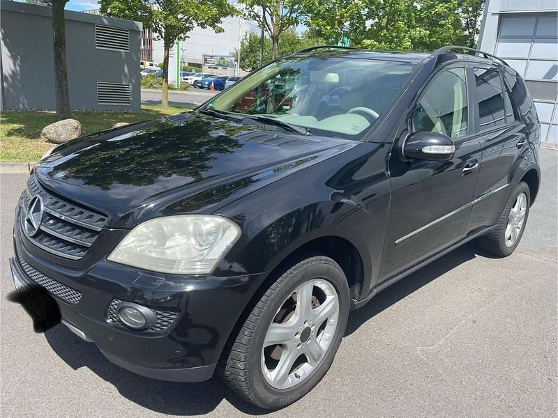 Gebraucht Mercedes ML320 224 PS (164 kW) 2006 Schwarz SUV