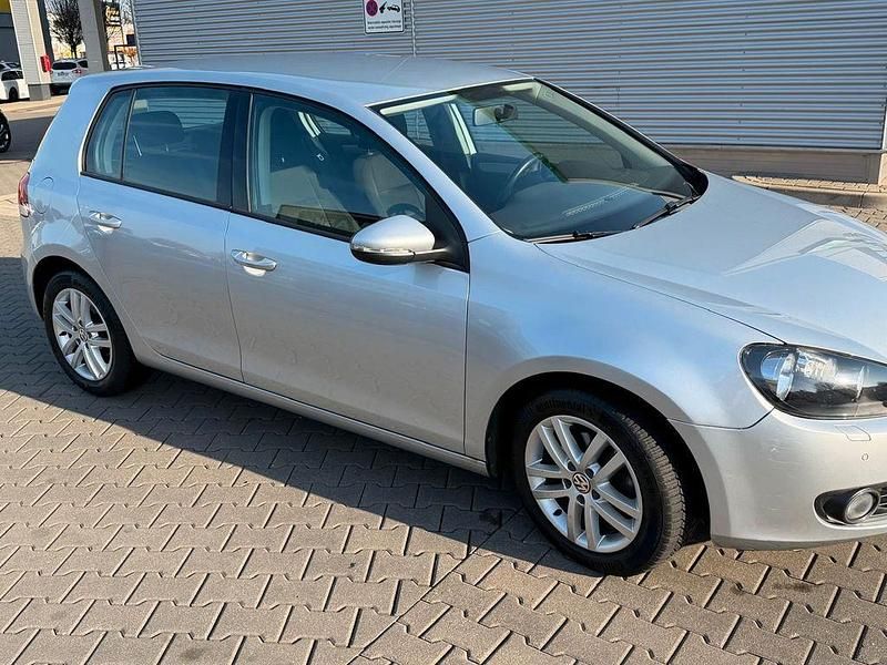 Gebraucht VW Golf VI Highline 122 PS (89 kW) 2011 Silber Kleinwagen