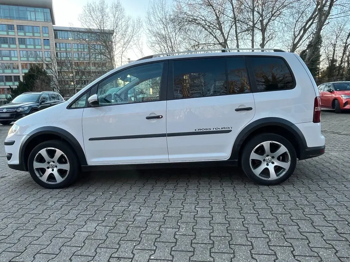 Gebraucht VW Touran Cross 140 PS (102 kW) 2009 Weiß Van / Kleinbus