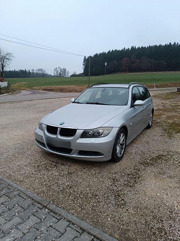 Gebraucht BMW 320 150 PS (110 kW) 2007 Silber Kombi