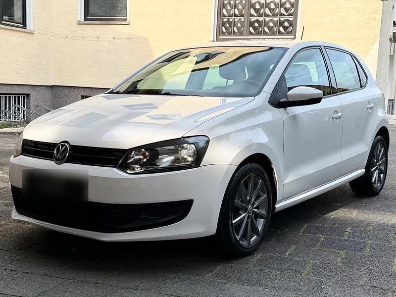 Gebraucht VW Polo 60 PS (44 kW) 2013 Weiß Kleinwagen