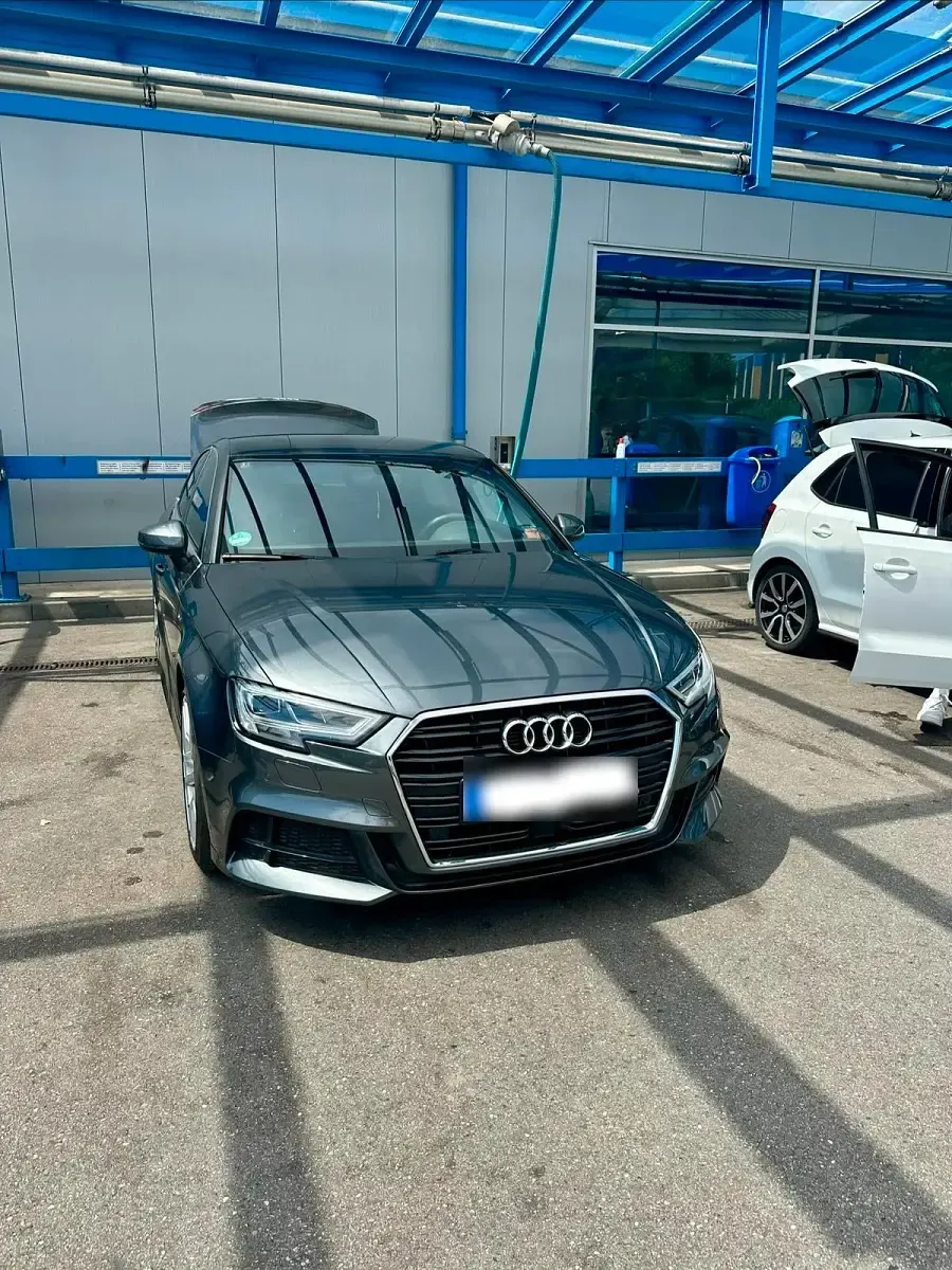 Gebraucht Audi A3 Ambiente 150 PS (110 kW) 2020 Grau Limousine