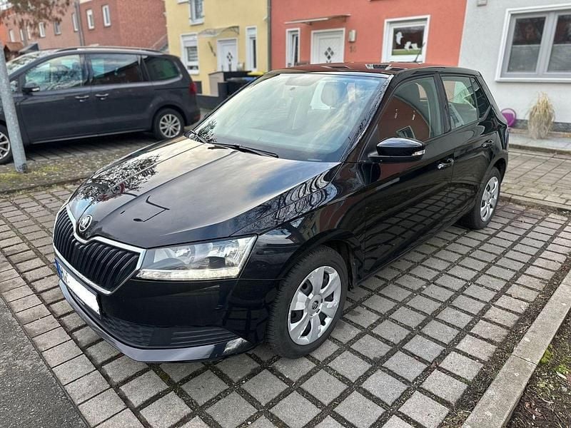 Schwarz Gebraucht 2019 Skoda Fabia Kleinwagen | 8.590 € (Guter Preis) - Bild 1/4