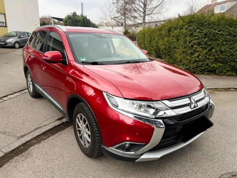 Rot Gebraucht 2017 Mitsubishi Outlander Edition SUV | 12.490 € (Guter Preis) - Bild 1/4