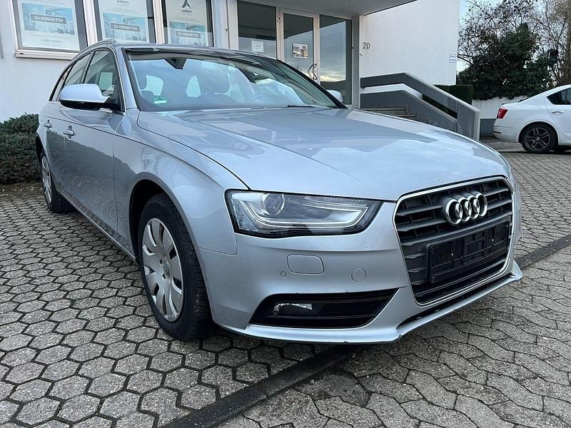 Silber Gebraucht 2015 Audi A4 Attraction Kombi | 7.499 € (Guter Preis) - Bild 1/4