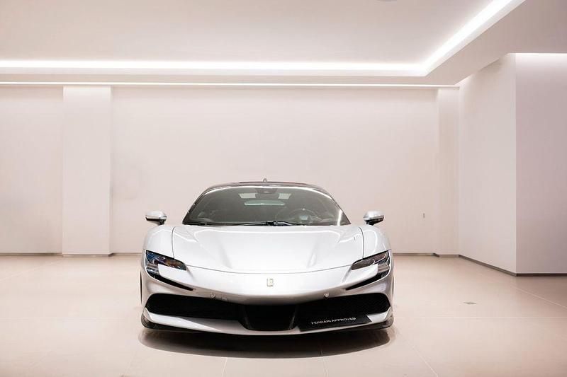 Gebraucht Ferrari SF90 2020 Silber