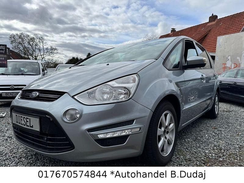 Gebraucht Ford S-MAX Trend 140 PS (102 kW) 2015 Grau Van / Kleinbus