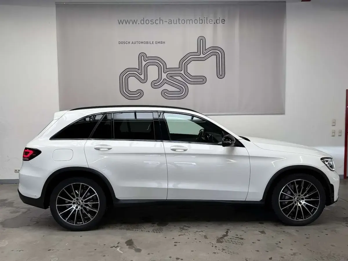 Gebraucht Mercedes GLC200 AMG 163 PS (119 kW) 2021 Polarweiss SUV
