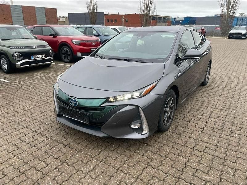 Gebraucht Toyota Prius Executive 122 PS (89 kW) 2018 Grau Limousine