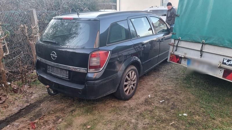 Gebraucht Opel Astra 101 PS (74 kW) 2007 Schwarz Kombi