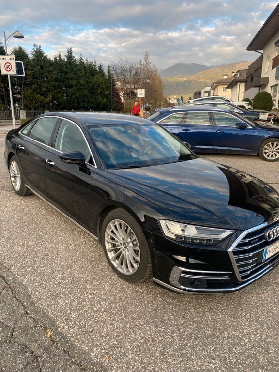 Schwarz Gebraucht 2018 Audi A8 Limousine | 33.400 € (Guter Preis) - Bild 1/4