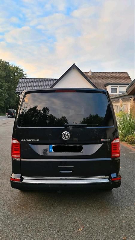 Gebraucht VW Caravelle Highline 204 PS (150 kW) 2018 Schwarz Van / Kleinbus