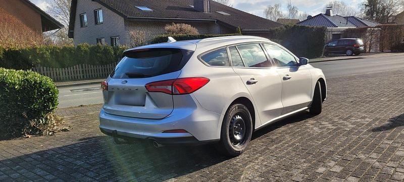 Gebraucht Ford Focus 120 PS (88 kW) 2020 Silber Kombi