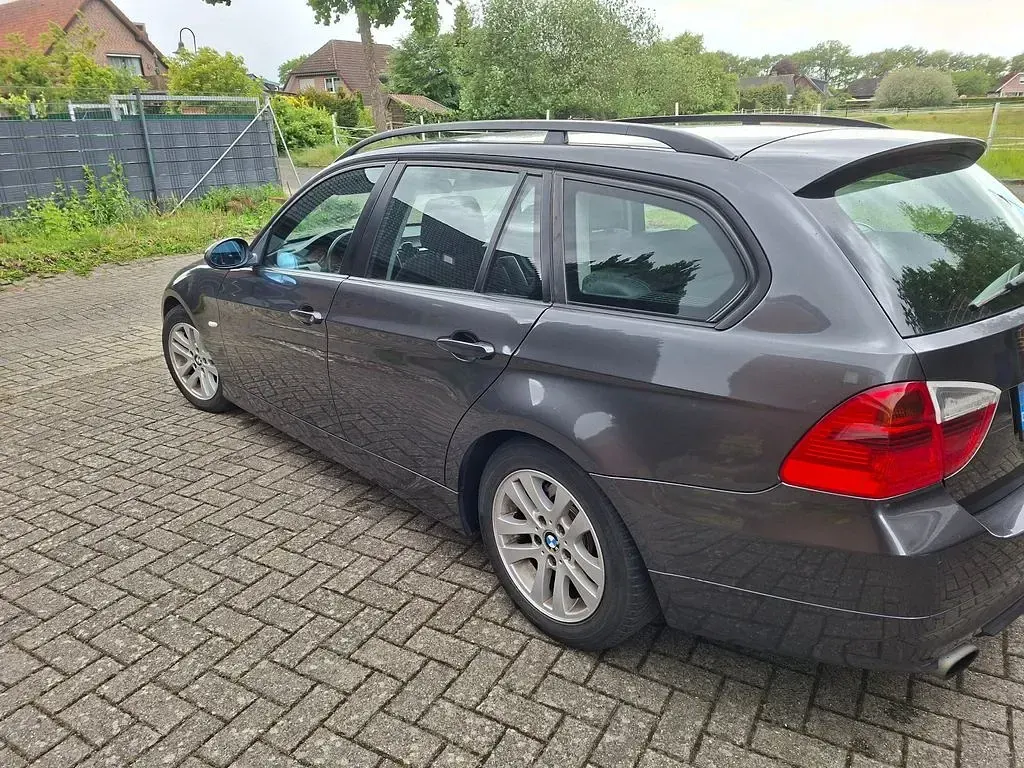 Brugt BMW 318 143 HK (105 kW) 2008 Grå Stationcar