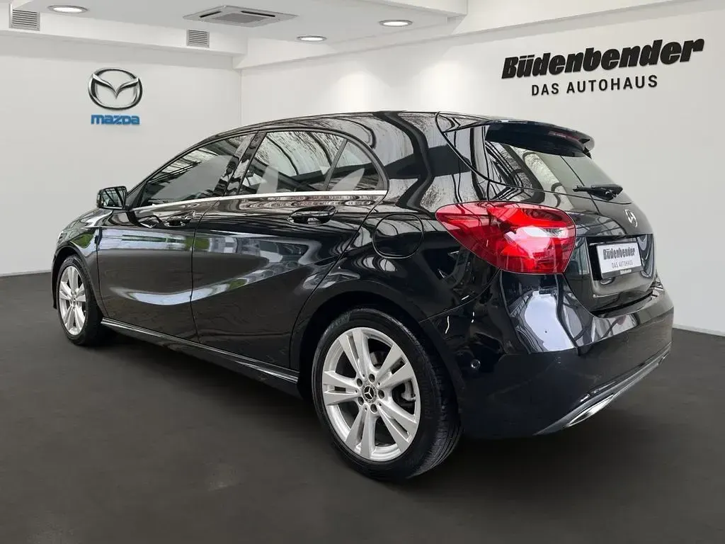 Gebraucht Mercedes A200 Urban 156 PS (114 kW) 2017 Schwarz Limousine
