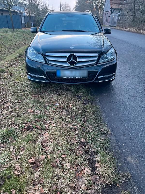 Gebraucht Mercedes C250 204 PS (150 kW) 2014 Schwarz Kombi