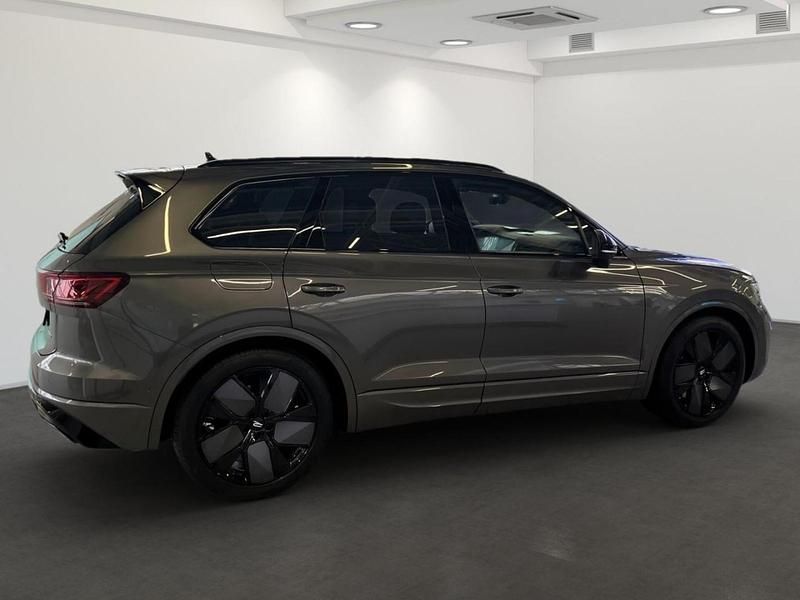 Gebraucht VW Touareg R 462 PS (339 kW) 2025 Siliziumgrau metallic SUV