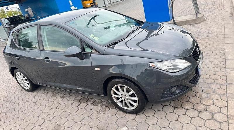 Schwarz Gebraucht 2011 Seat Ibiza Copa Limousine | 3.100 € (Etwas zu teuer) - Bild 1/4