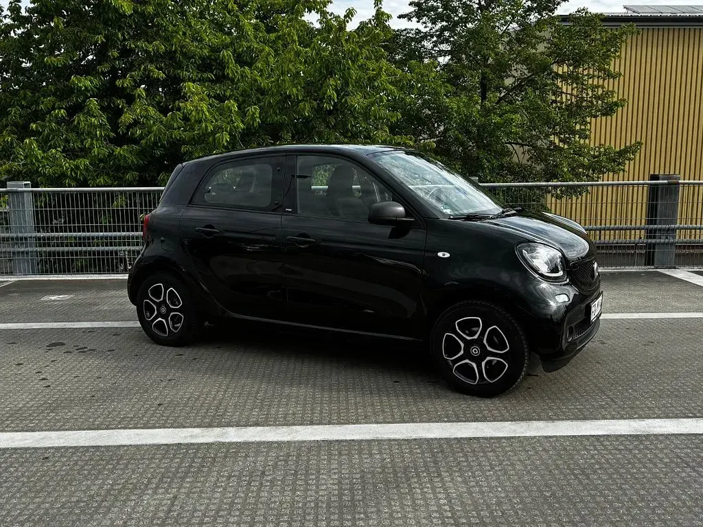 Gebraucht Smart ForFour Passion 71 PS (52 kW) 2018 Schwarz Kleinwagen