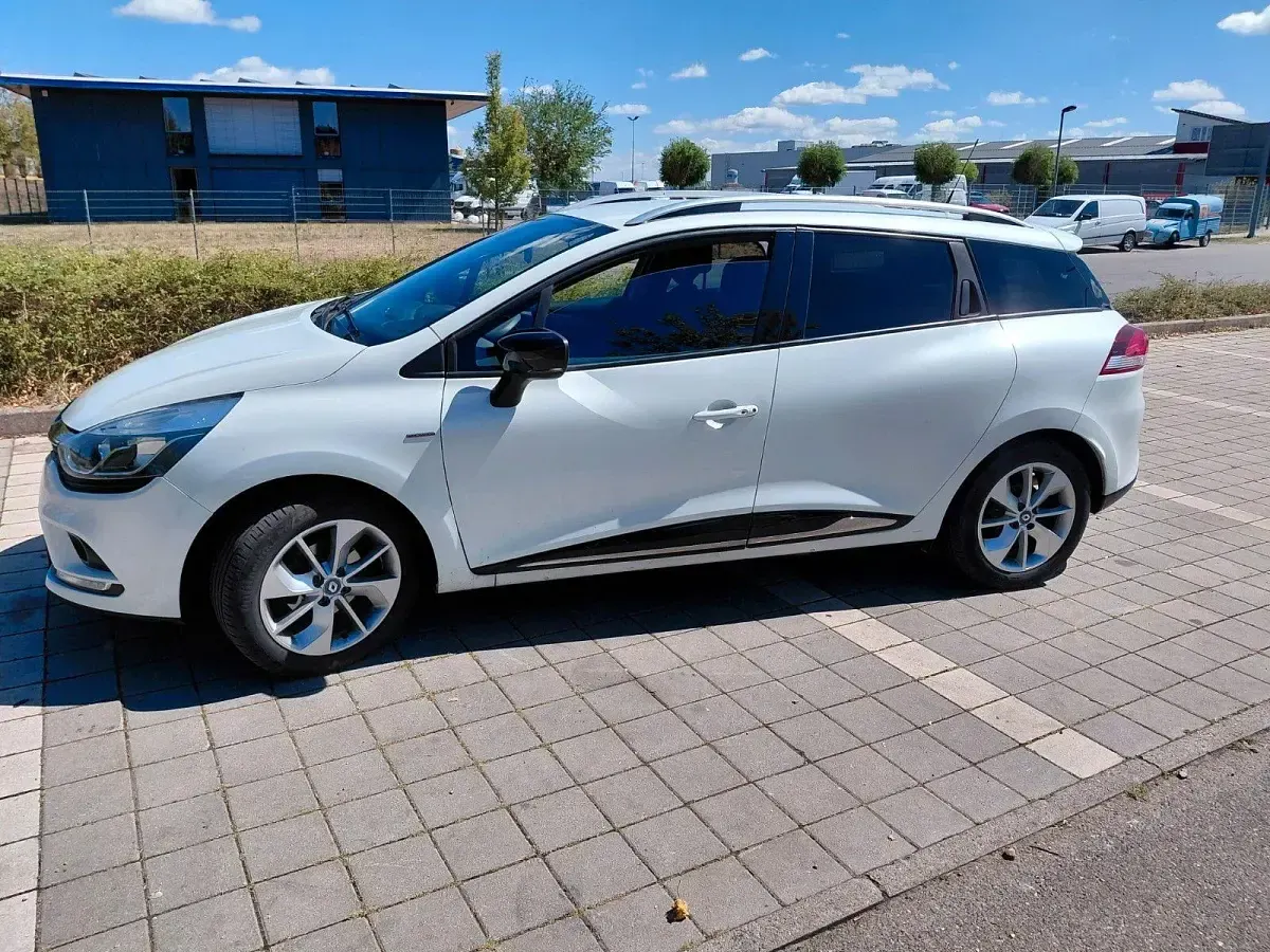 Gebraucht Renault Clio LIMITED 118 PS (86 kW) 2017 Weiß Kleinwagen