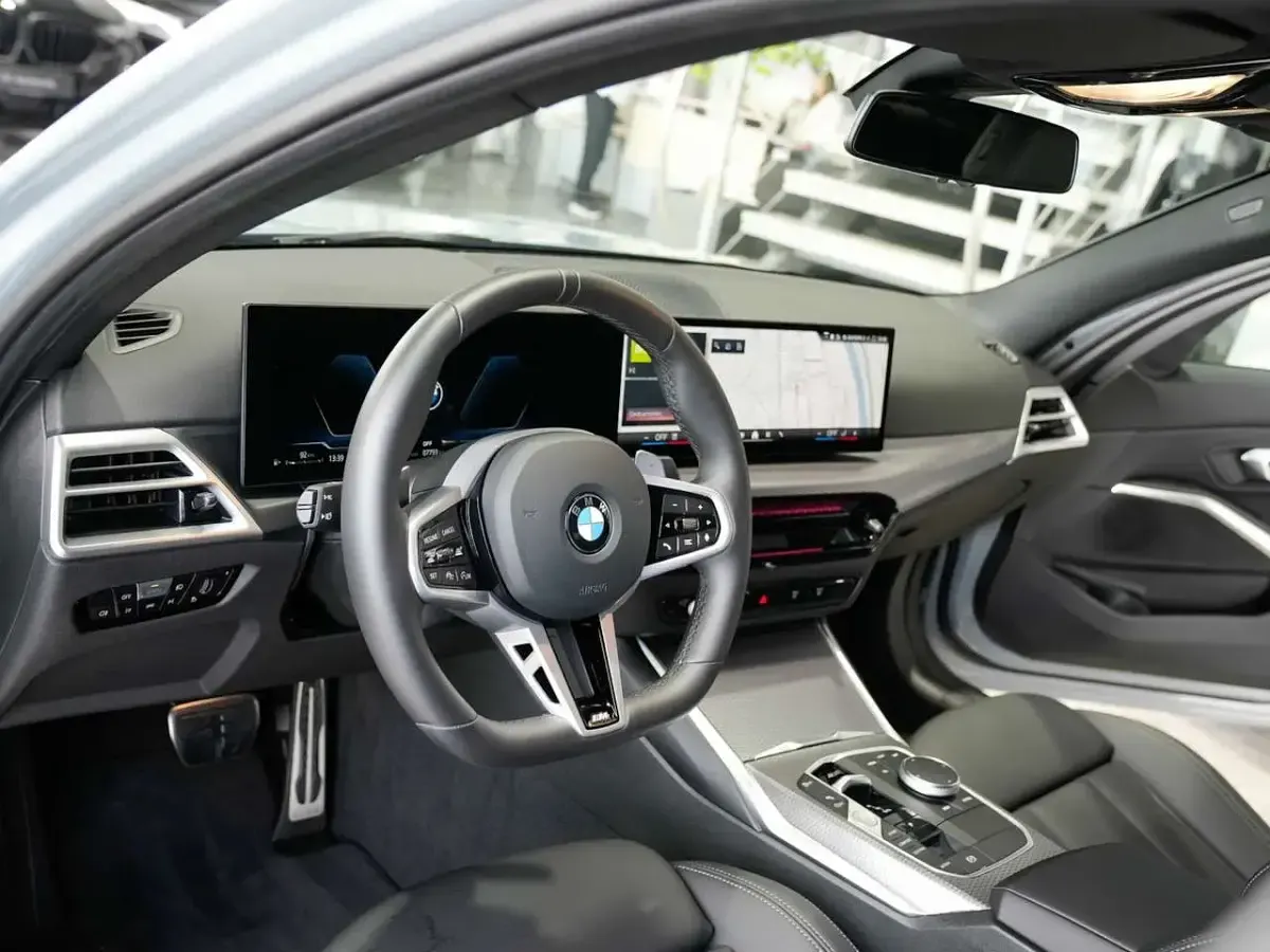 Gebraucht BMW 320 M Sport 184 PS (135 kW) 2026 M brooklyn grau Limousine