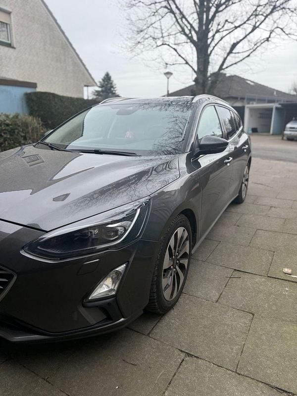 Gebraucht Ford Focus Cool & Connect 120 PS (88 kW) 2019 Grau Kombi