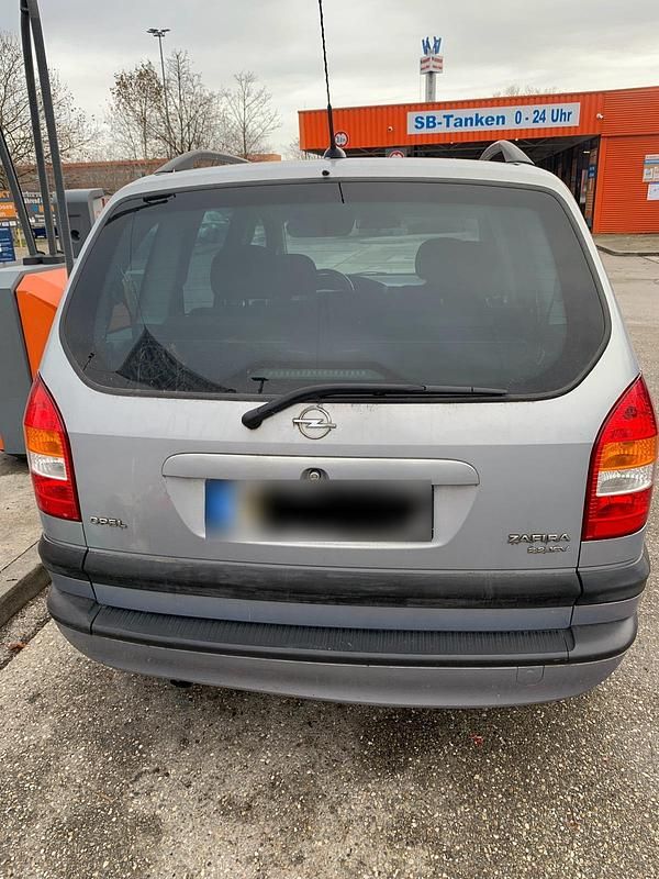 Gebraucht Opel Zafira 147 PS (108 kW) 2001 Silber Van / Kleinbus