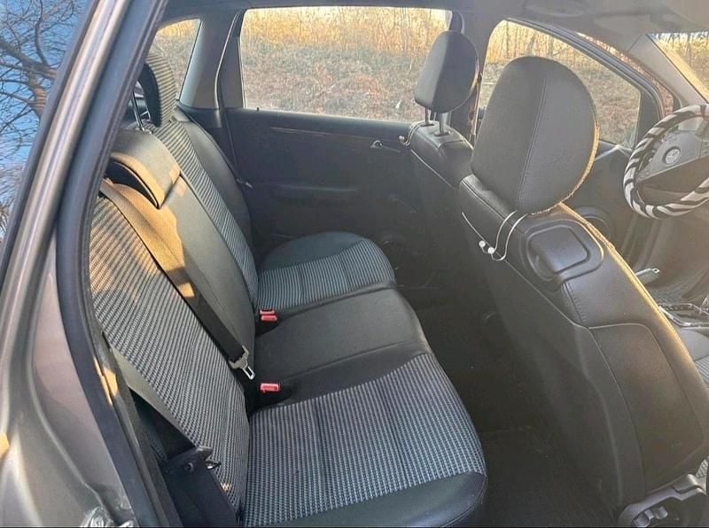 Gebraucht Mercedes B200 136 PS (100 kW) 2006 Silber Van / Kleinbus