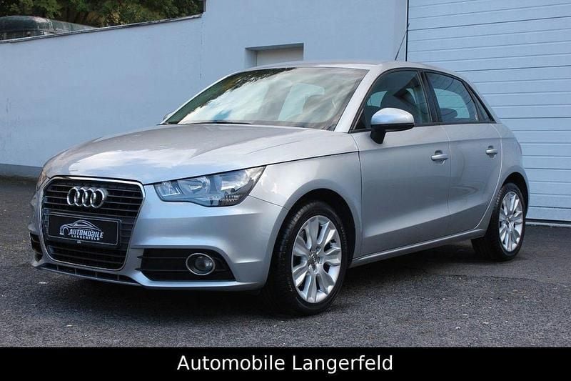 Silber Gebraucht 2014 Audi A1 Sportback Ambition Kleinwagen | 11.400 € (Fairer Preis) - Bild 1/4