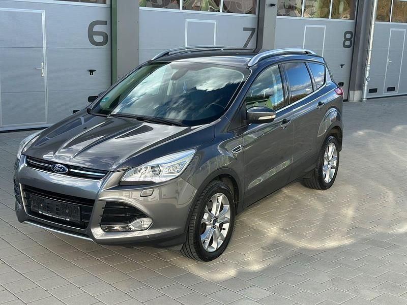 Grau Gebraucht 2013 Ford Kuga Titanium SUV | 7.999 € (Fairer Preis) - Bild 1/4