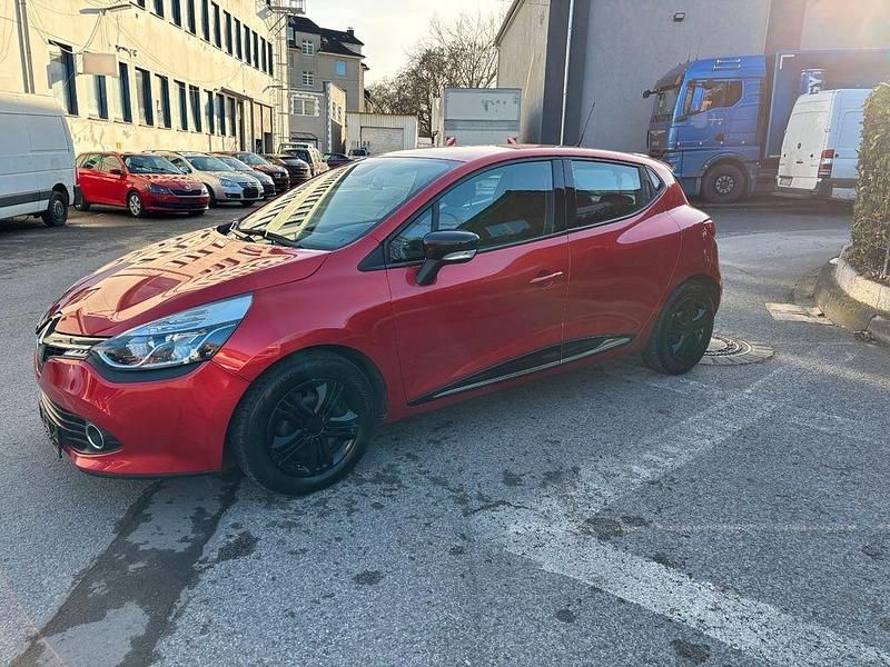 Gebraucht Renault Clio IV Initiale Paris 90 PS (66 kW) 2014 Rot Limousine