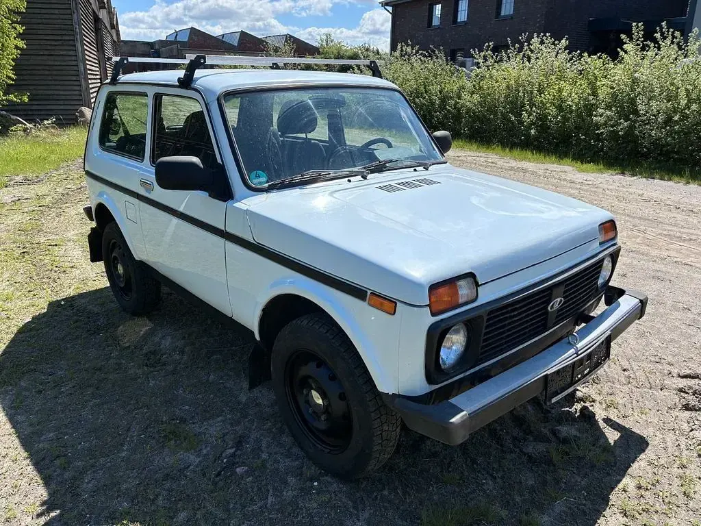 Gebraucht Lada niva 83 PS (61 kW) 2014 Weiß SUV