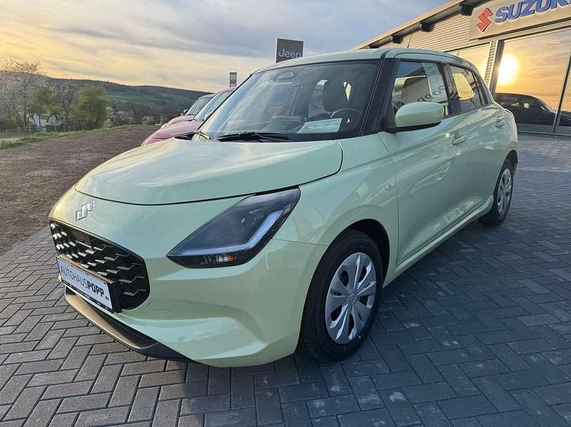 Neu Suzuki Swift Club 83 PS (61 kW) 2026 Cool yellow Kleinwagen
