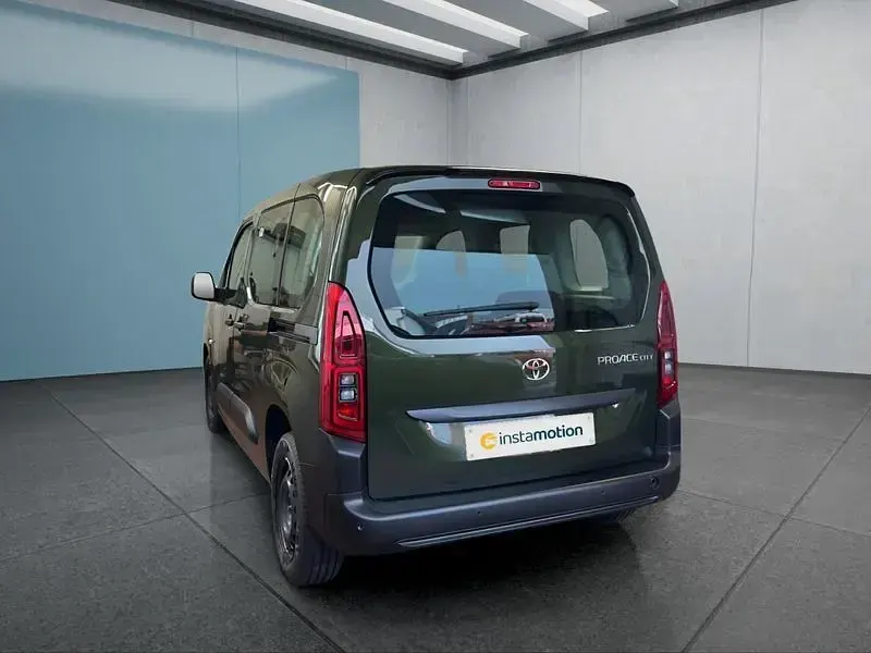 Neu Toyota Proace Verso City 110 PS (80 kW) 2026 Grün Kombi