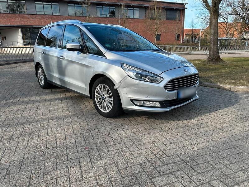 Gebraucht Ford Galaxy 150 PS (110 kW) 2017 Silber Van / Kleinbus