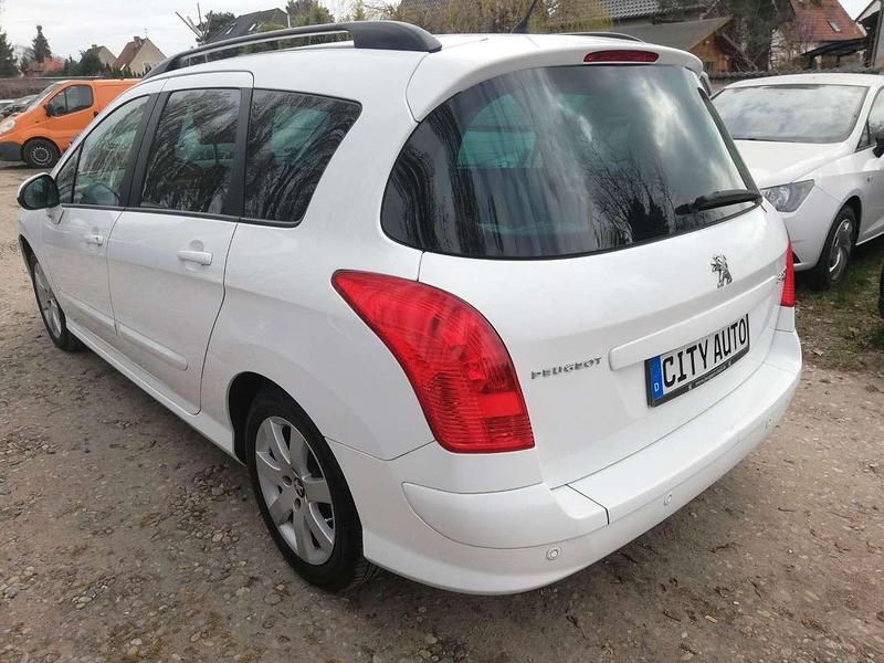 Gebraucht Peugeot 308 SW Active 111 PS (81 kW) 2012 Lack weiss banquise Kombi