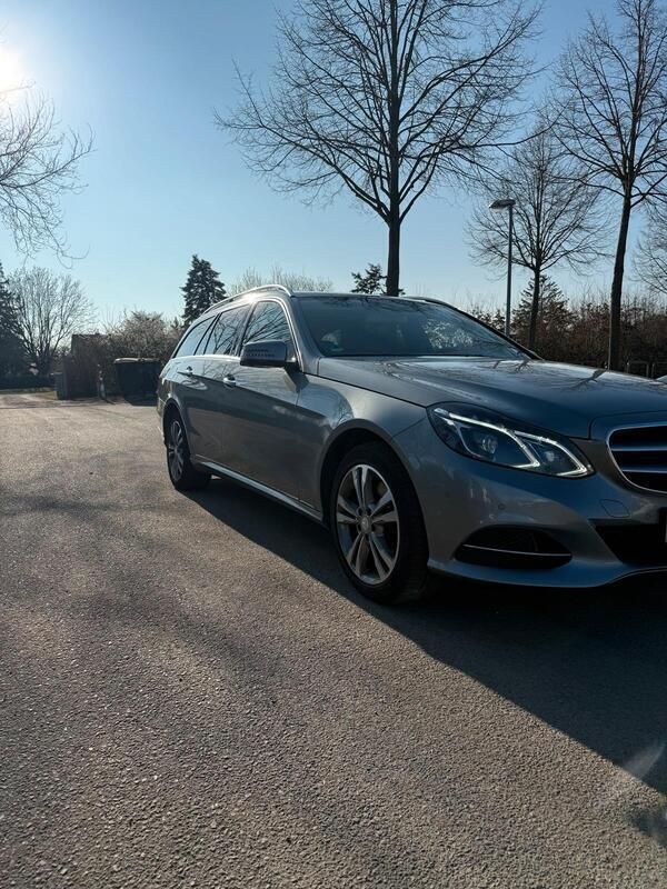Grau Gebraucht 2014 Mercedes E350 Kombi | 10.900 € (Superpreis) - Bild 1/4