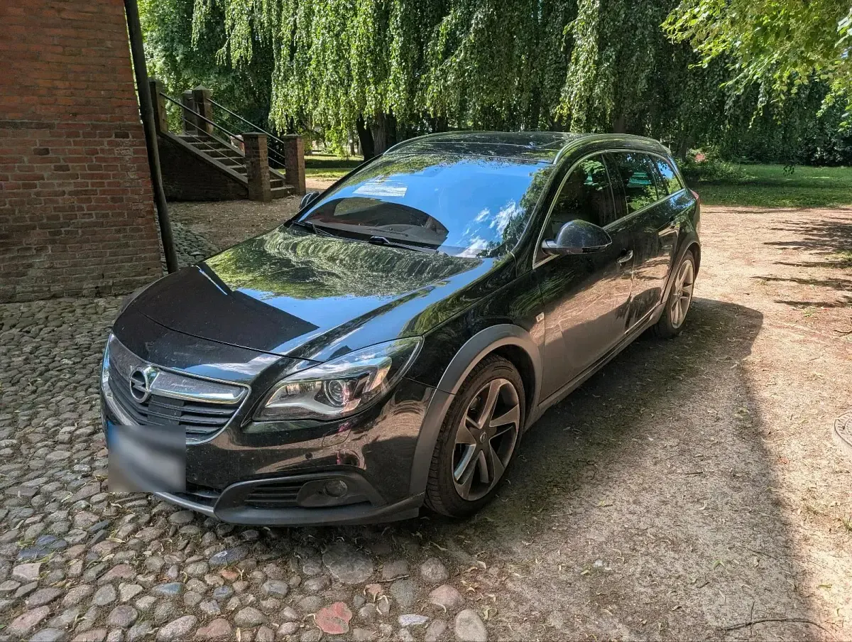 Gebraucht Opel Insignia Country Tourer 194 PS (142 kW) 2014 Schwarz Kombi