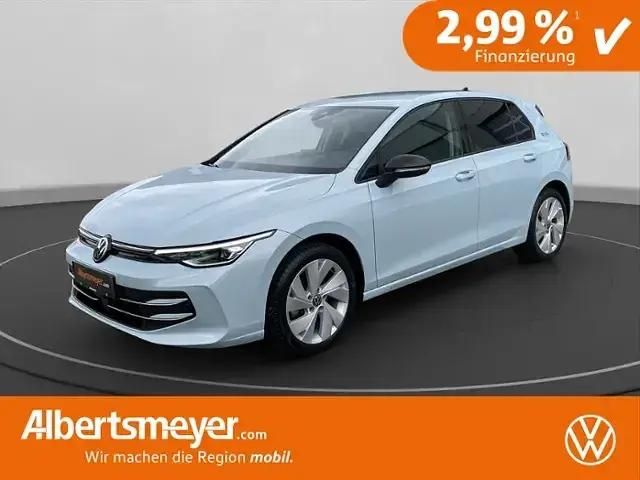 Blau Gebraucht 2024 VW Golf VIII Goal Limousine | 29.589 € - Bild 1/4