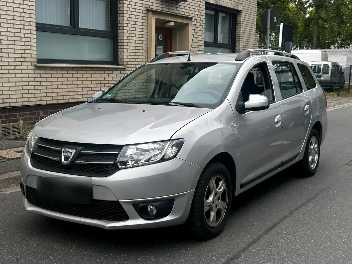 Gebraucht Dacia Logan 90 PS (66 kW) 2014 Silber Kombi