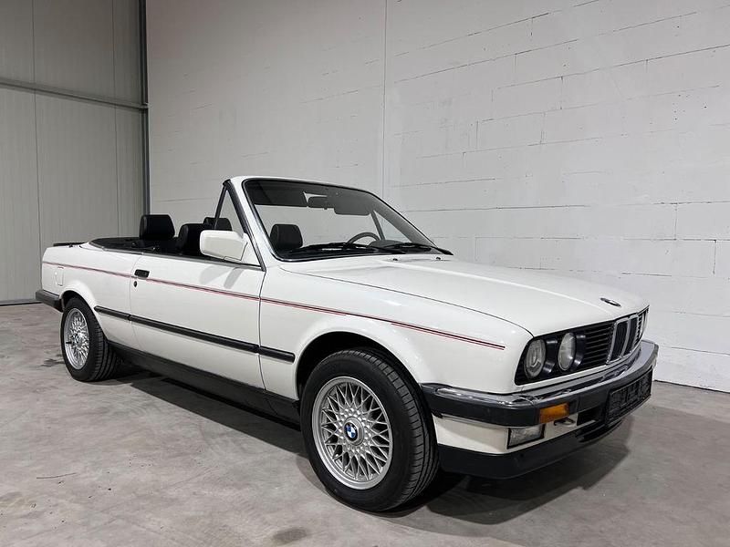 Weiß Gebraucht 1990 BMW 325 Sport Line Cabrio | 25.500 € - Bild 1/4