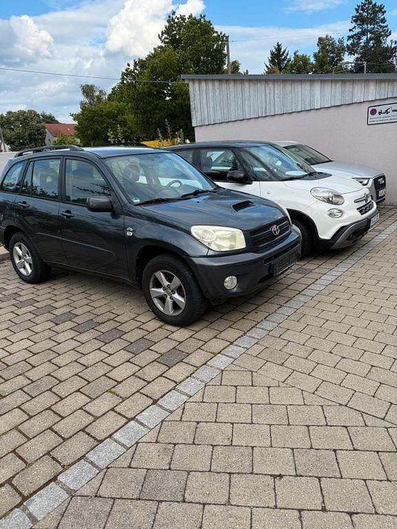 Grau Gebraucht 2005 Toyota RAV4 Executive SUV | 3.250 € (Fairer Preis) - Bild 1/4