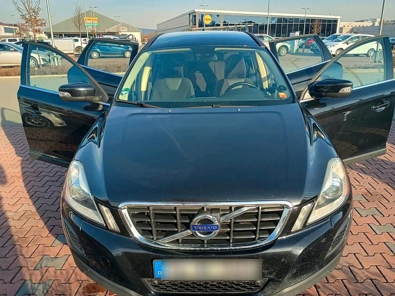 Schwarz Gebraucht 2011 Volvo XC60 SUV | 10.250 € - Bild 1/4