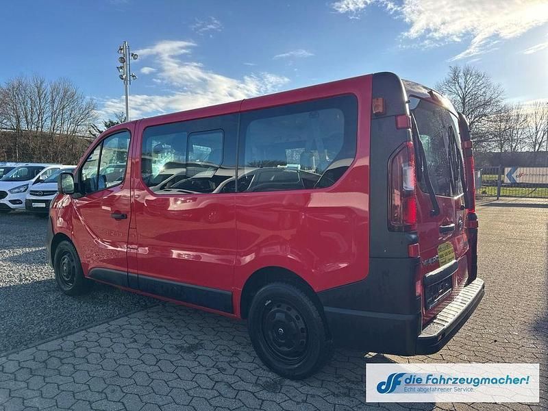 Gebraucht Opel Vivaro 90 PS (66 kW) 2015 B) (rot Van / Kleinbus