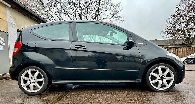Gebraucht Mercedes A160 95 PS (69 kW) 2010 Schwarz Limousine