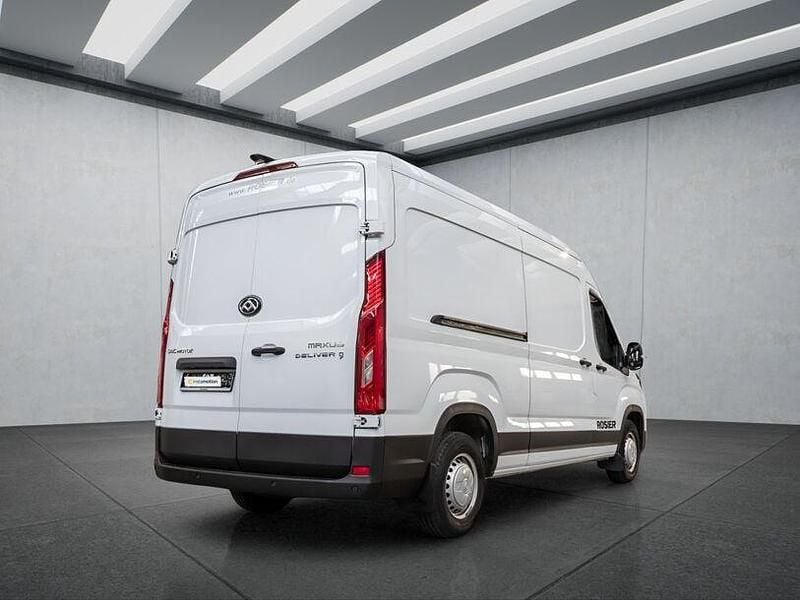 Second-hand Maxus V90 148 CP (108 kW) 2025 Alb Van