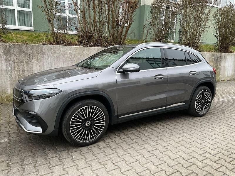 Gebraucht Mercedes EQA300 AMG 167 kW (228 PS) 2023 Grau SUV